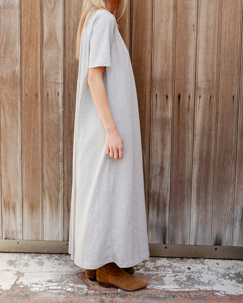 Julie - Image 8