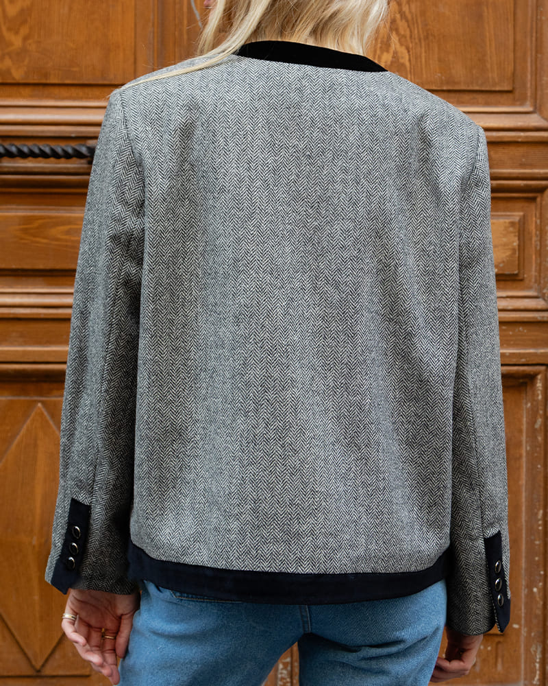 Lucien - Image 10