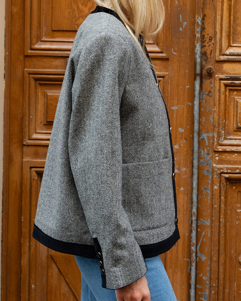 Lucien - Image 12