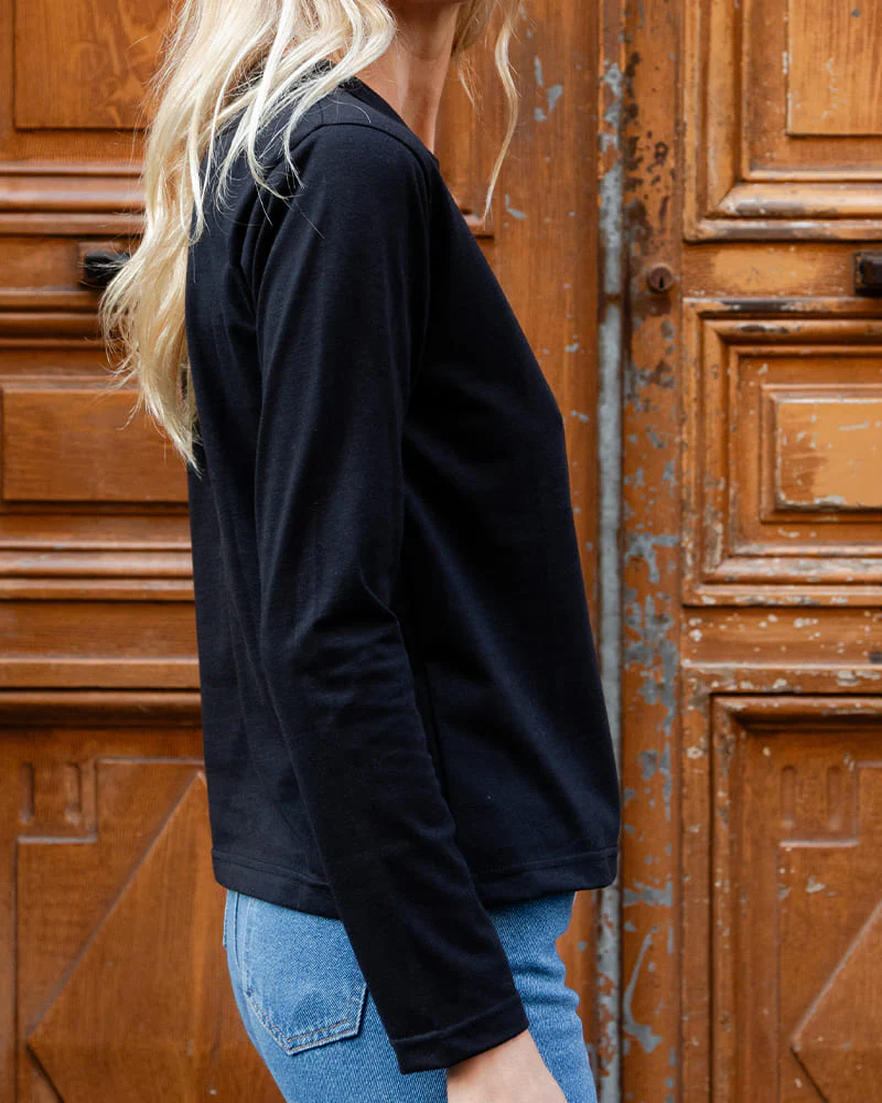 Yves - Image 9